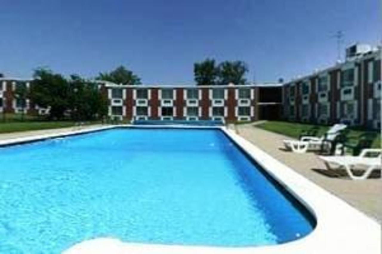 Aurora Fox Valley Inn Facilidades foto
